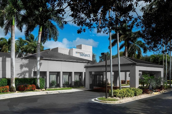 Sonesta Select Boca Raton Town Center image 1